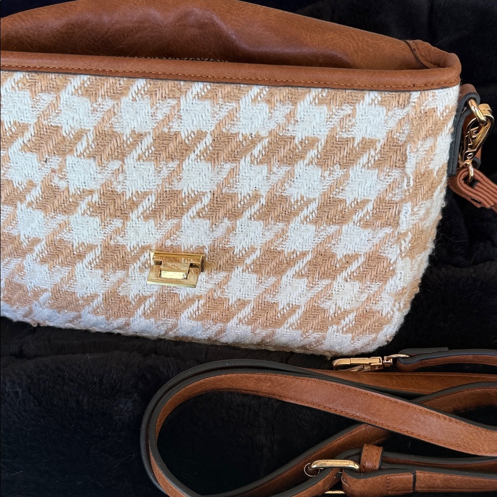 Jen &Co Elodie Vegan Houndstooth Crossbody - Picture 3 of 4
